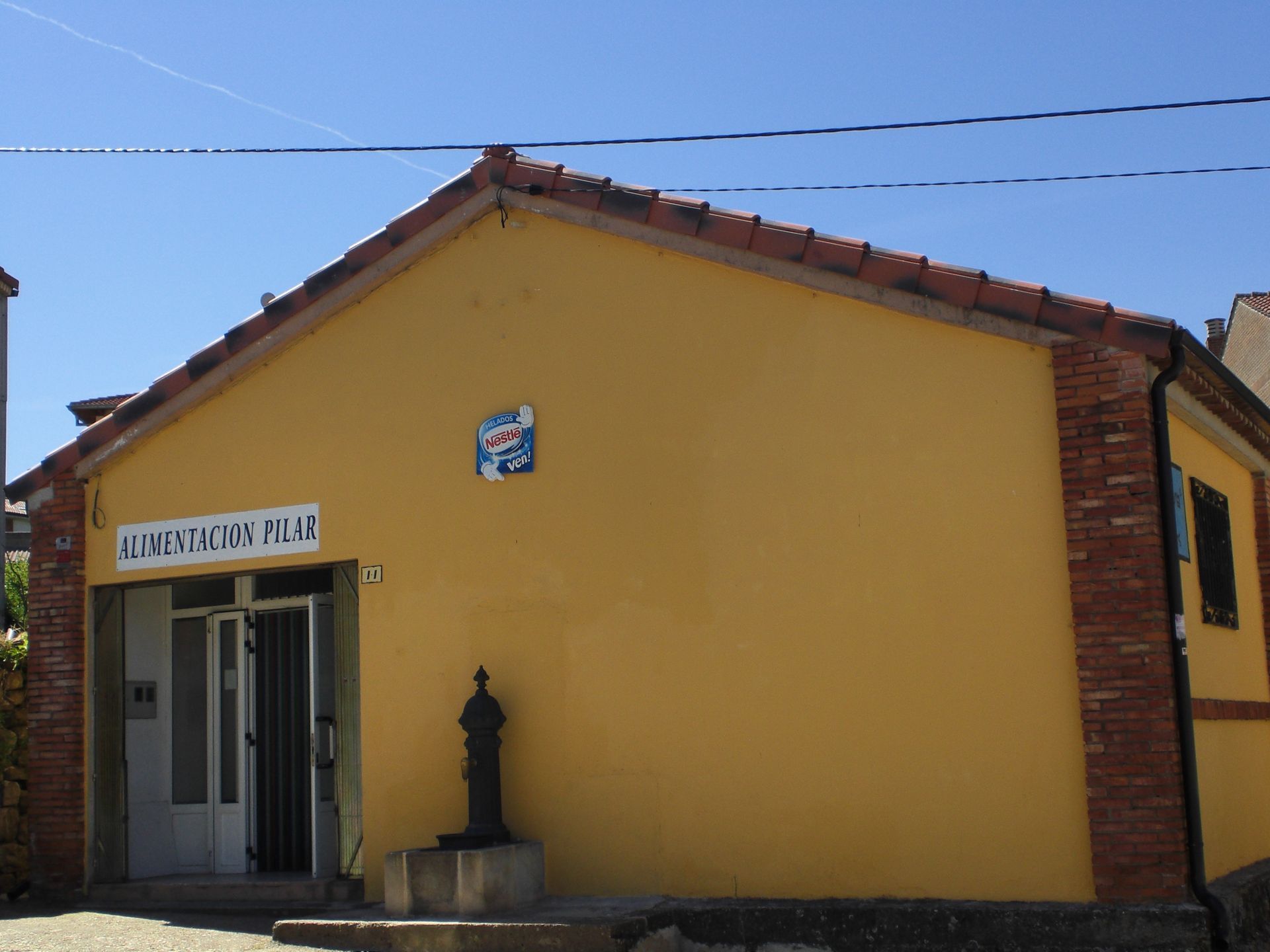 TIENDA DE ULTRAMARINOS